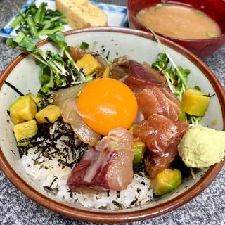 海鮮漬け丼