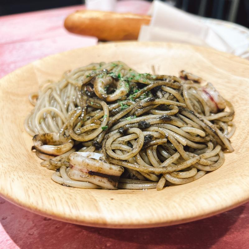 イカの墨入りセピアソース(サイゼリヤ 梅田センタービル店)