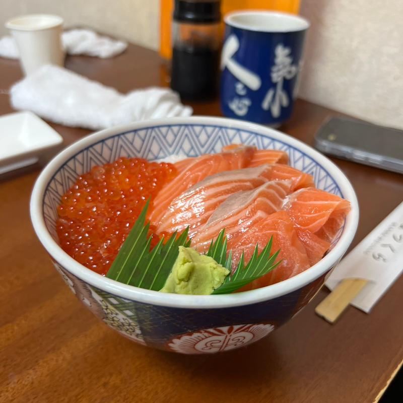 いくらサーモン丼(寿司のまつくら)