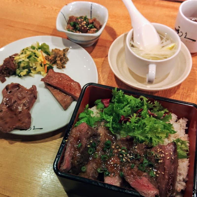 牛たんと牛ハラミ重定食(牛たん炭焼　利久 名掛丁店 )