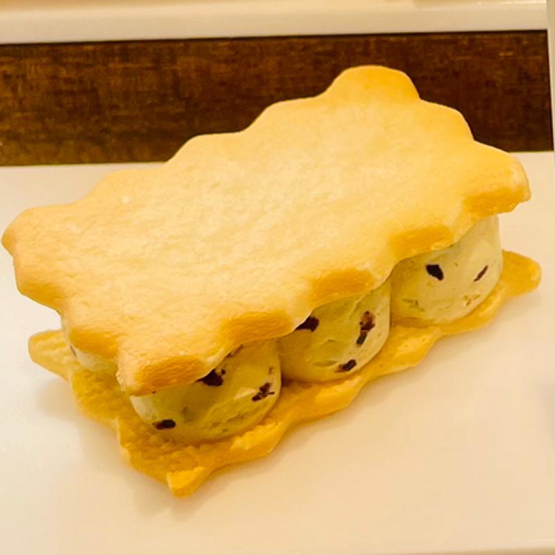 サブレサンド　ラムレザン(エシレ・パティスリー オ ブール 東急フードショー エッジ店)