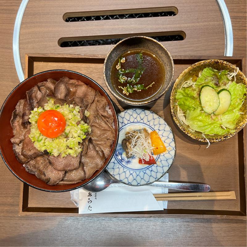 ネギ塩タンまみれ丼(熟成焼肉あらた)