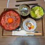 極みあらた丼(熟成焼肉あらた)