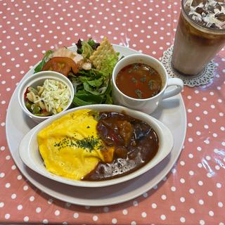 ハッシュドビーフオムライス(ビーズカフェ （B's Café）)