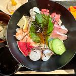 海鮮丼(魚屋さんの創菜ダイニング)