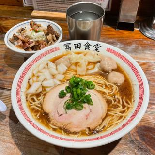 煮干しワンタンそば(松戸中華そば 富田食堂)