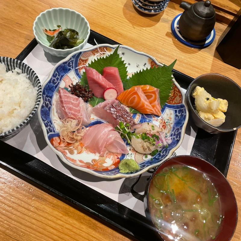 刺身定食(魚ト肴　いとおかし)
