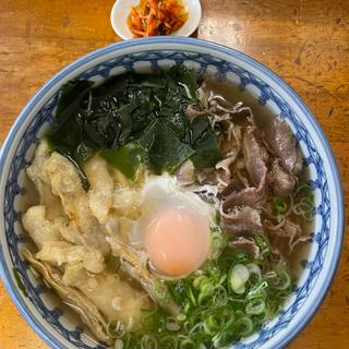 肉ごぼううどん（たまごトッピング）(天ぷらうどん)