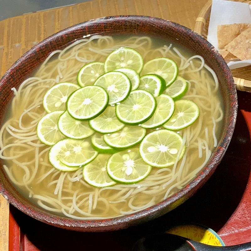 すだちそば(手打ち蕎麦 唐変木)