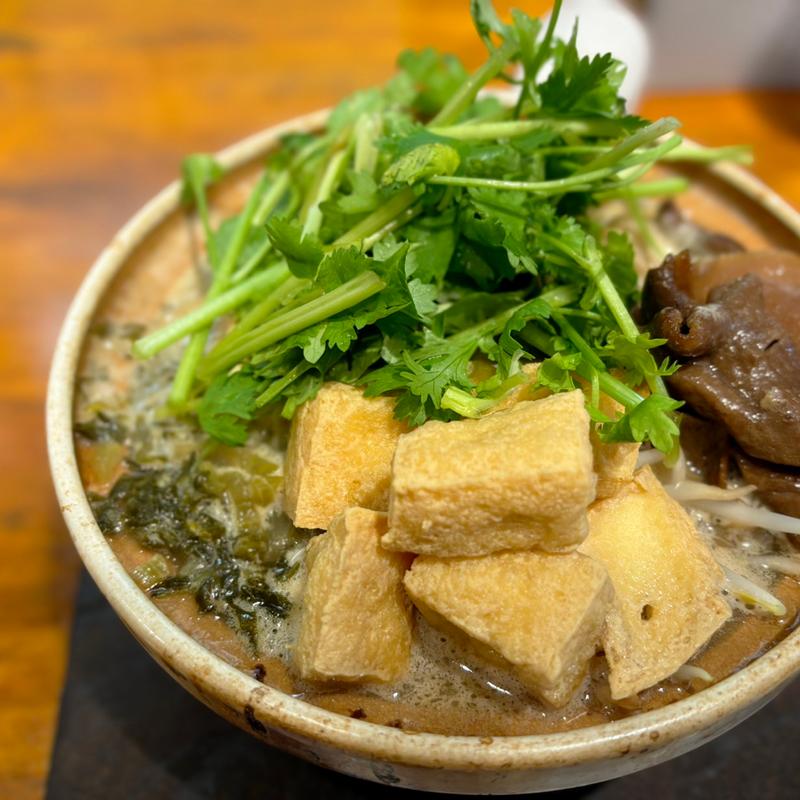 臭豆腐麺（950）➕パクチー(150)(臭豆腐麺)