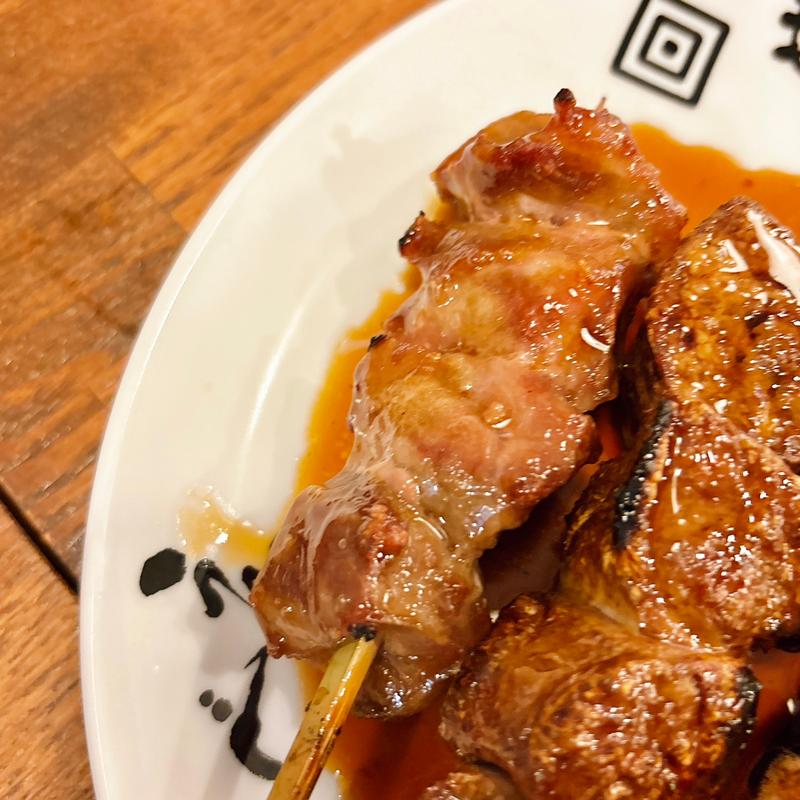 かしら(もつ焼き じんべえ)