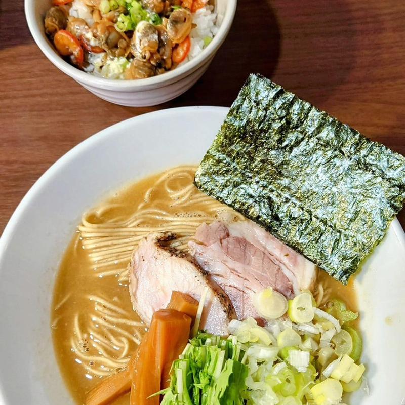 濃厚伊勢海老 あさりと海老のバター醤油ご飯(煮干し中華そば 山形屋)