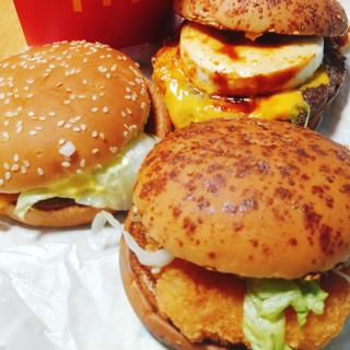 ハンバーガー三兄弟(マクドナルド エキア竹ノ塚店)