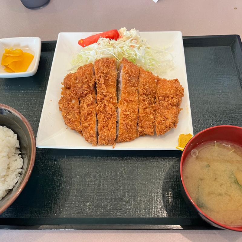美瑛豚とんかつ定食（200g）(だいまるファミリーレストラン)