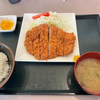 美瑛豚とんかつ定食（200g）