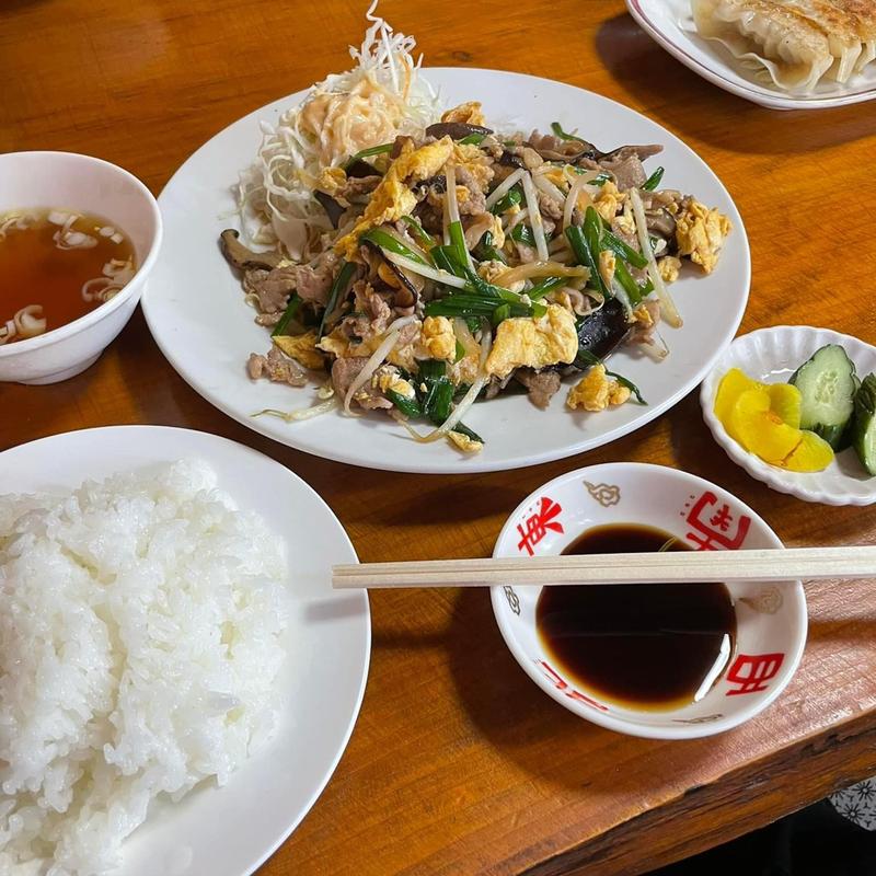 ニラ炒めライス(蓬莱閣)