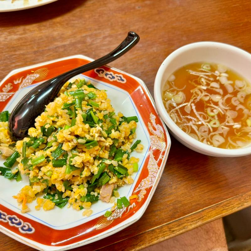 半ニラチャーハン(ラーメン勝ちゃん)