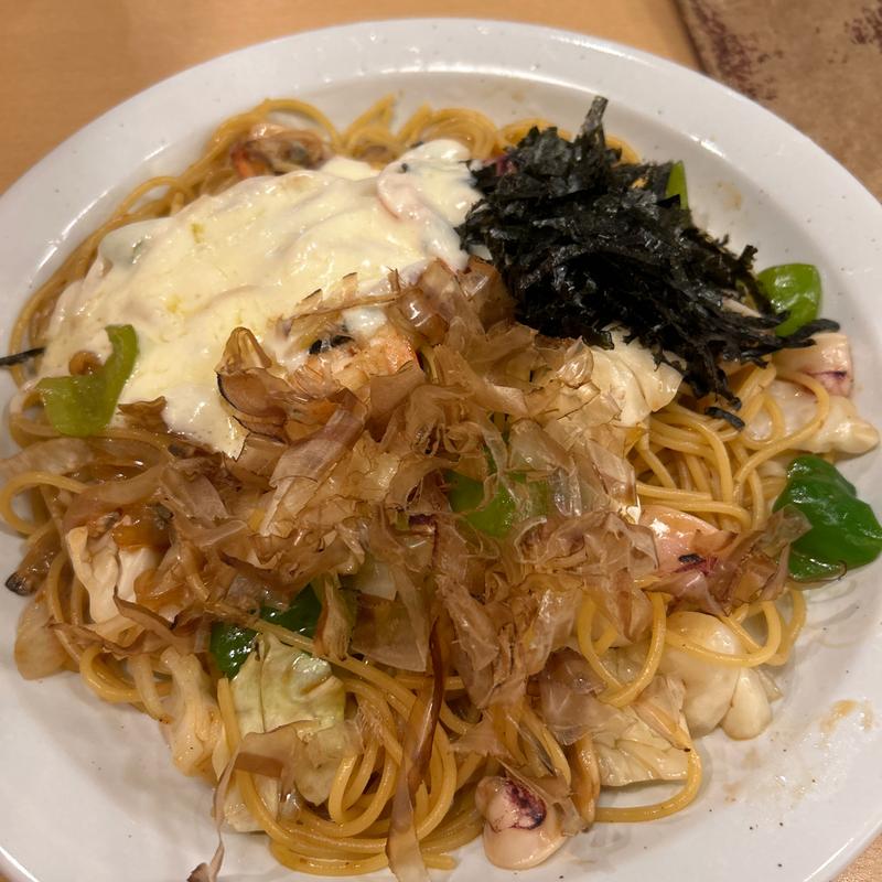 海鮮たっぷり濃厚チーズ焼きそば(チロリン村 南2条店)