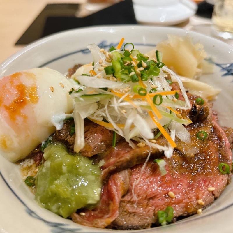 ローストビーフ丼( 牛刺しと焼肉 仔虎 クリスロード店)