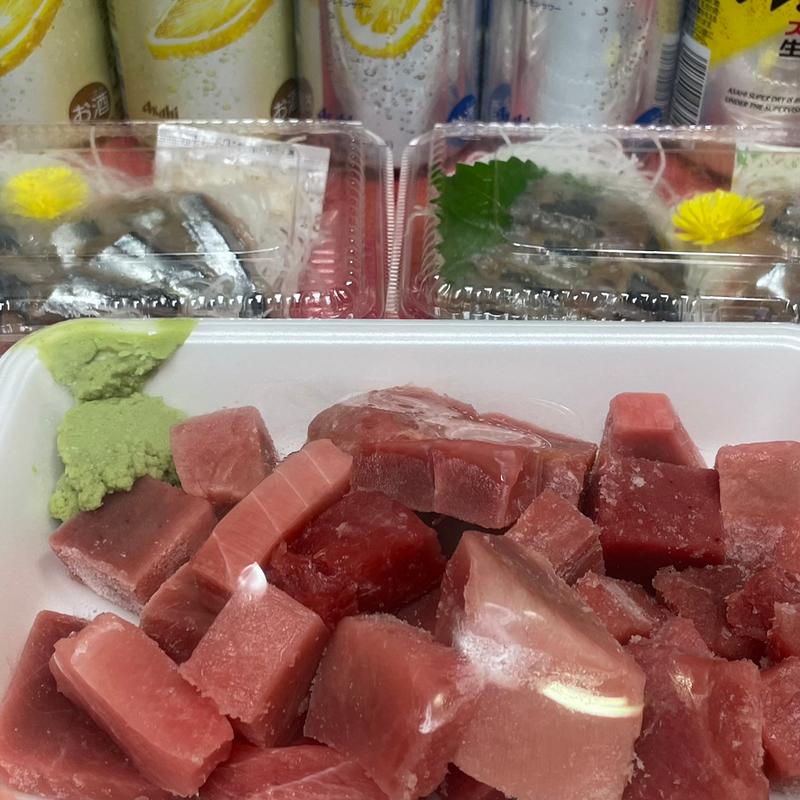 秋刀魚の刺身とまぐろブツ(（有）魚藤)