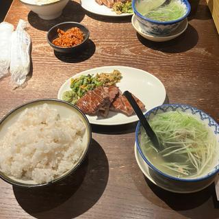 牛タン定食(牛タン焼専門店司　 西口名掛丁店)