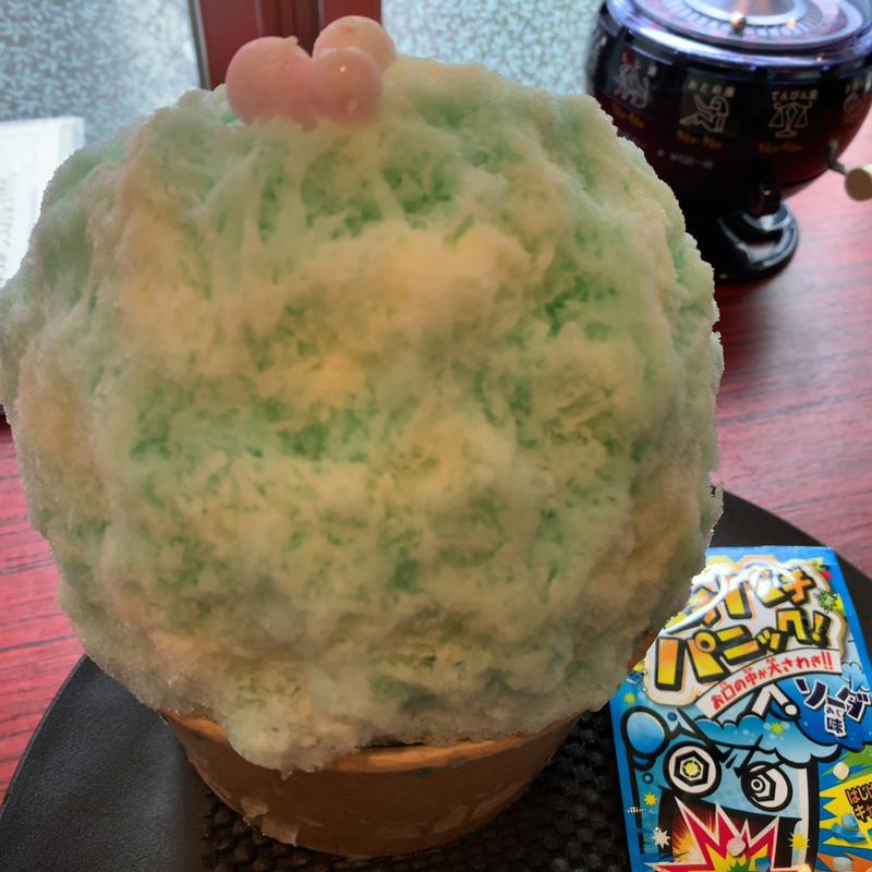 弾ける夏のかき氷(氷カフェ あん)