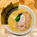 豚骨醤油ラーメン中太麺(銀座 嚆矢)