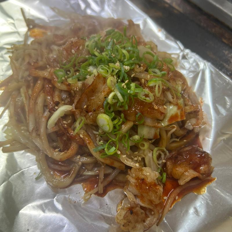 ホルモンうどん焼き(お好みハウス日月)