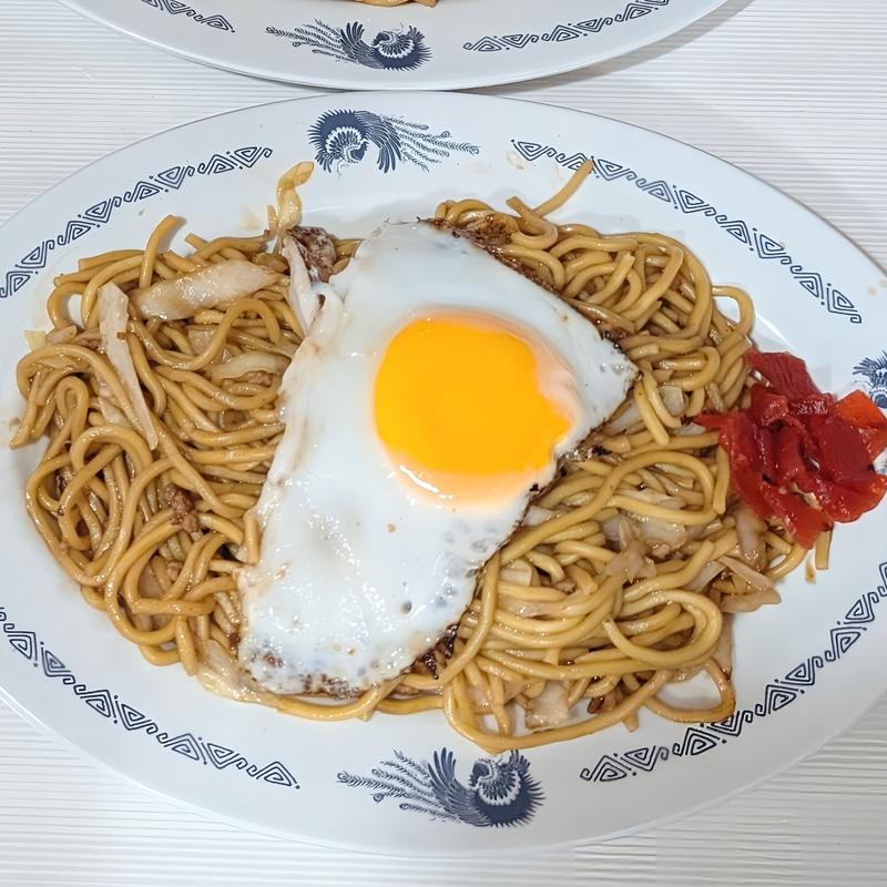 肉玉焼きそば(藤春食堂 （フジハルショクドウ）)