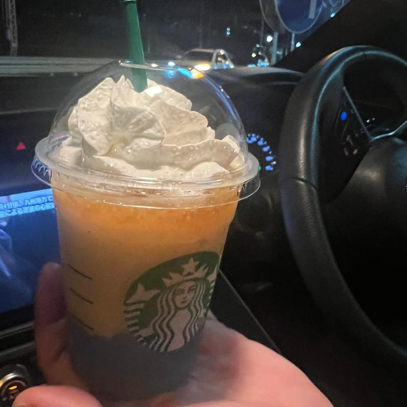 サンセットパインフラペチーノ(スターバックスコーヒー 神戸西舞子店)