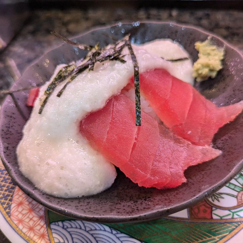 ぶっかけまぐろにぎり(金太郎寿し 新斎店 （きんたろうずし）)