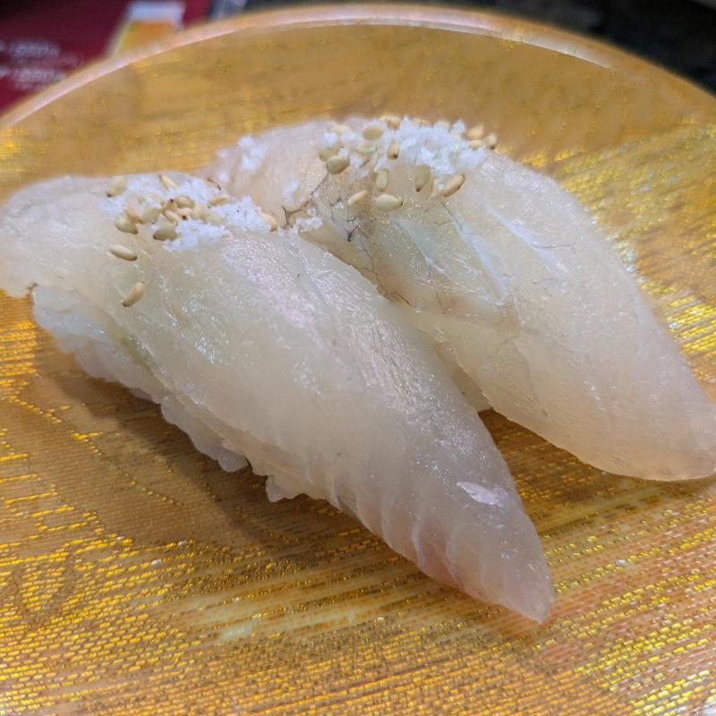 ひらめ　昆布じめ(金太郎寿し 新斎店 （きんたろうずし）)