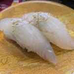 ひらめ　昆布じめ(金太郎寿し 新斎店 （きんたろうずし）)