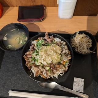 Wカルビ丼塩だれ(肉丼専門店 岩屋肉劇場)