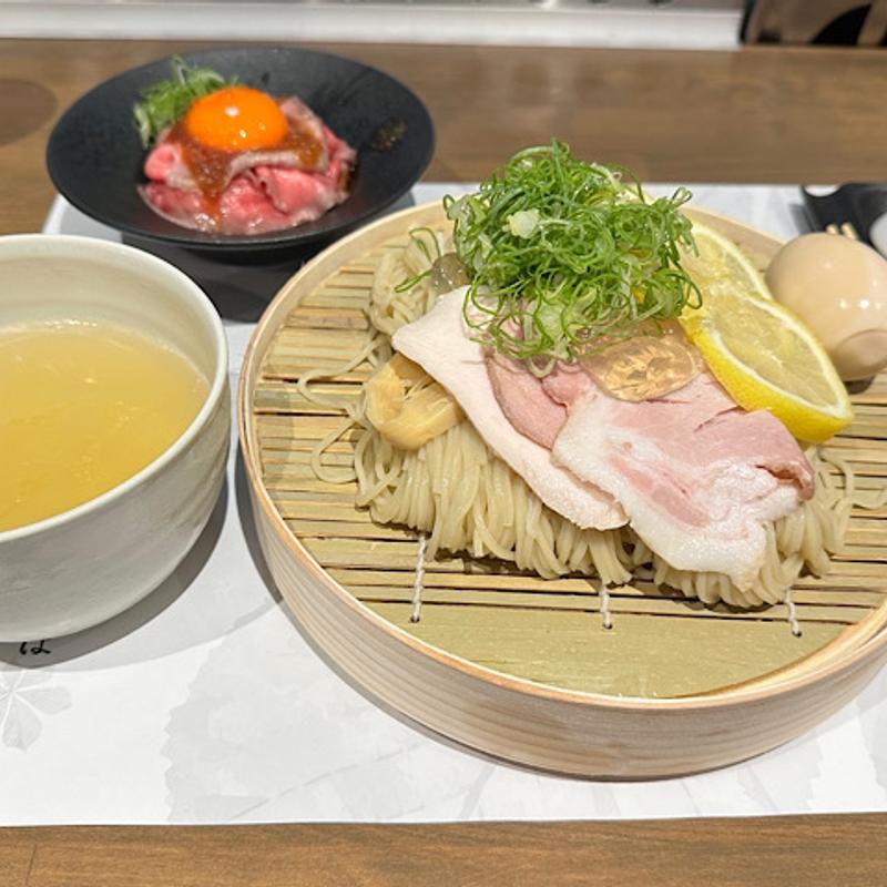 冷やしざる中華塩味玉付き＆とちぎ和牛のお肉ごはん(中華そば とちの葉)