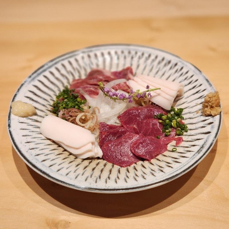 馬刺し盛り合わせ(赤身・霜降り・たてがみ)(居酒屋 ぎんみ -ginmi-)