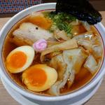 味玉入りワンタン中華そば