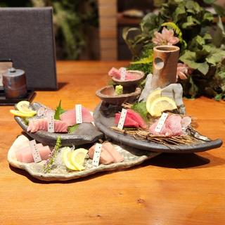 マグロの宝石箱 7種盛り合わせ(マグロ(Tuna)と日本酒(SAKE)の海鮮居酒屋(restaurant) 大阪北新地マグシェ)