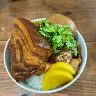 魯肉飯定食(貯水葉)