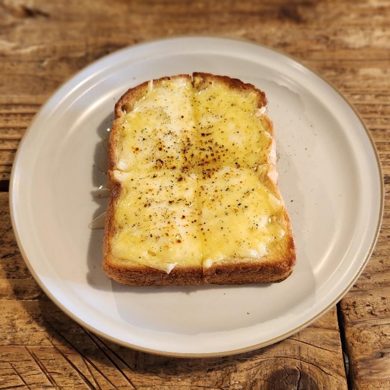 チーズ＋ハニートースト(CLAMP COFFEE SARASA （クランプコーヒーサラサ）)