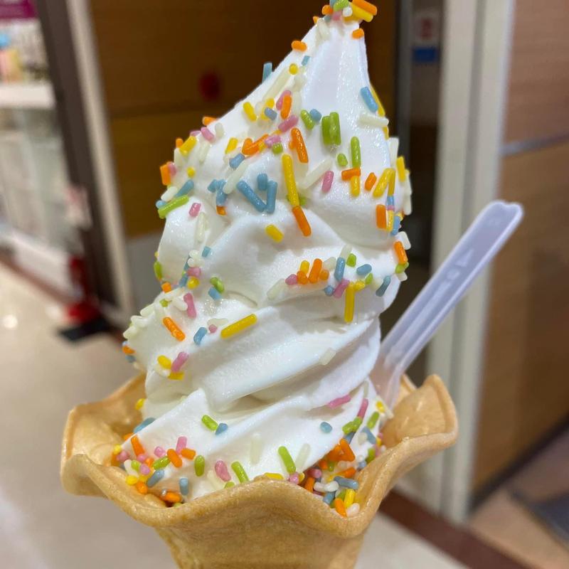 バニラソフトクリーム カラースプレー(レインボーハット 川崎店)