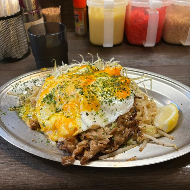 塩焼きそば卵トッピング(神保町やきそばみかさ　本店)