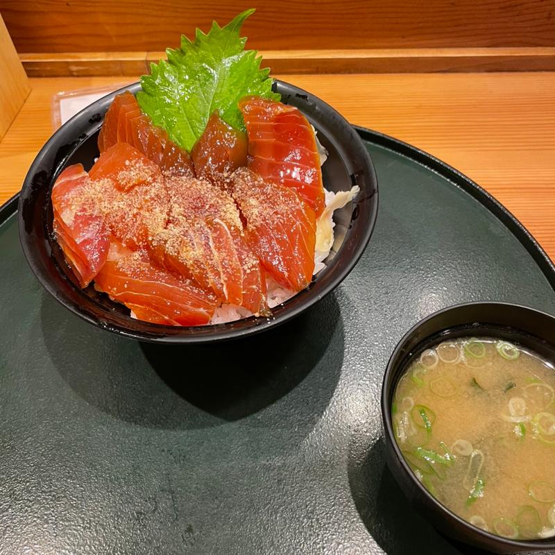 マグロ漬け丼(黒門まぐろのエン時伊丹空港店)