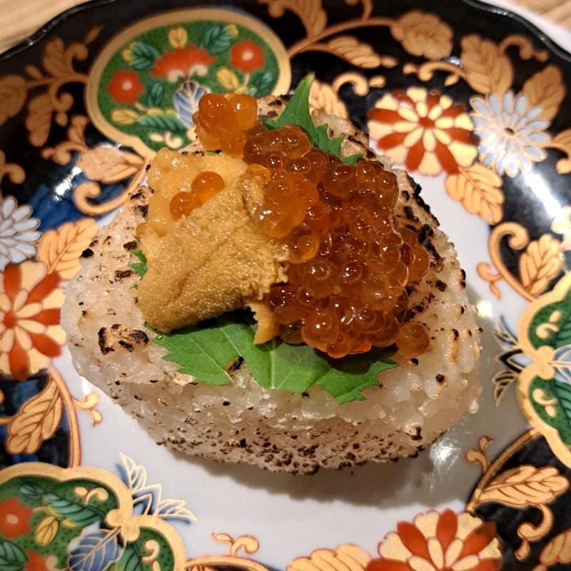 雲丹とイクラ炭焼きおにぎり(たけすみ )