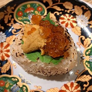 雲丹とイクラ炭焼きおにぎり(たけすみ )