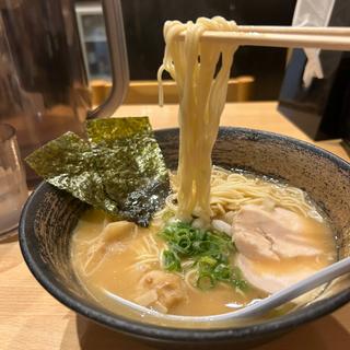 濃厚醤油鶏白湯SOBA(麺 THE KURO)