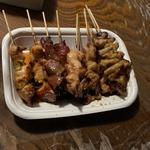 ねぎま+鶏もも+レバー+鶏かわ+白もつ（タレ）
