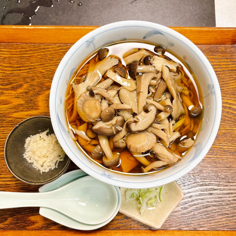 冷かけきのこそば(鞍馬(くらま))