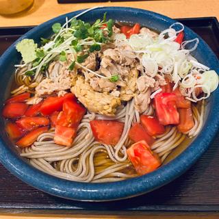 ツナトマトと納豆の冷やし蕎麦(たまの里 多摩センター店)