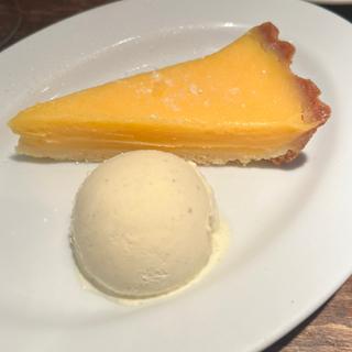 レモンタルトとバニラアイス(Wine bistro　晴)